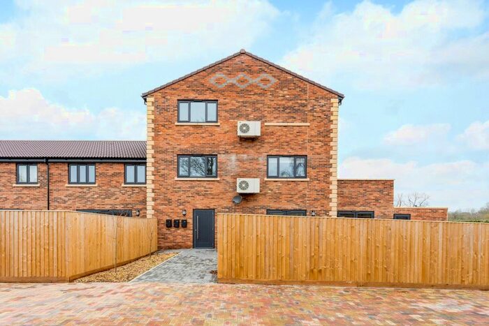 2 Bedroom Flat To Rent In Station Mews, Pewsey, SN9