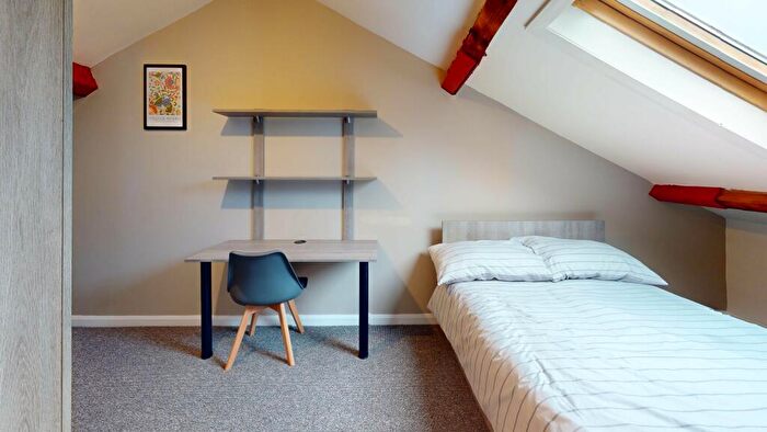 5 Bedroom Flat To Rent In Blenheim Terrace, Woodhouse, Leeds, LS2