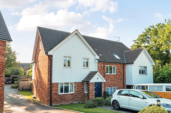 1 Bedroom Apartment For Sale In Orchard Apartments, Linford End, Harlow, Essex, CM19