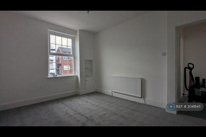 1 Bedroom Flat To Rent In High Street, Blackpool, FY1