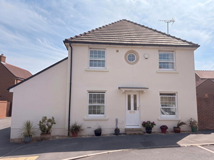 3 Bedroom Detached House For Sale In School Drive, Crossways, DT2