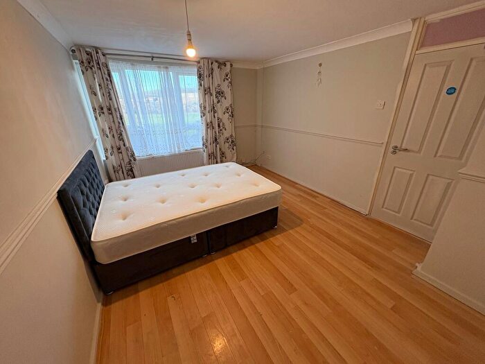 1 Bedroom Apartment To Rent In Coventry Close, SG1