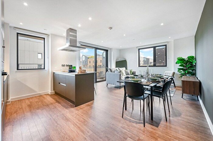 3 Bedroom Flat To Rent In Equipment Works, Vanguard Wy, E17