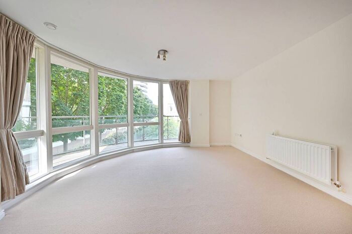 2 Bedroom Flat For Sale In Clayponds Lane, Brentford, TW8