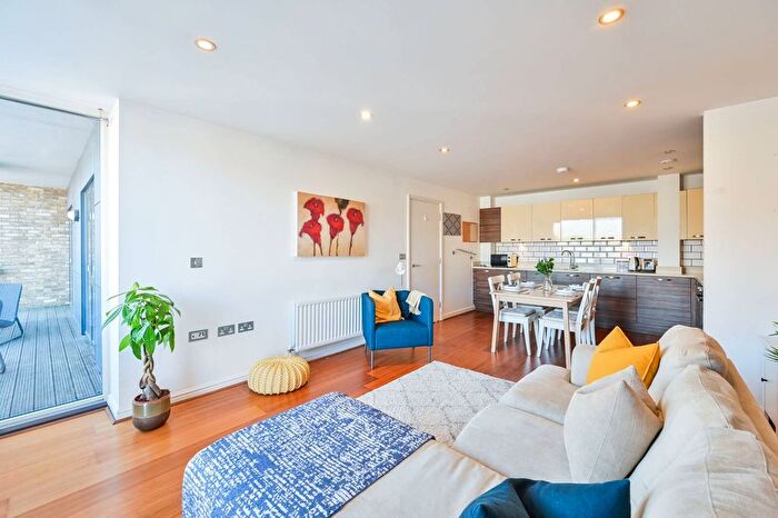 2 Bedroom Flat For Sale In Boyson Road, Elephant And Castle, London, SE17