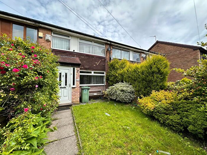 3 Bedroom Mews To Rent In Bradfield Close, North Reddish, SK5