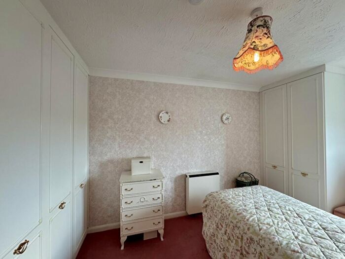 2 Bedroom Apartment For Sale In Station Road, Thorpe Bay, Essex, SS1