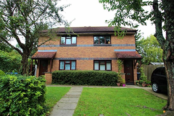 1 Bedroom Flat To Rent In Highclere Way, Worthing, BN13
