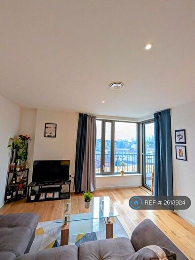 2 Bedroom Flat To Rent In Camberwell Passage, London, SE5