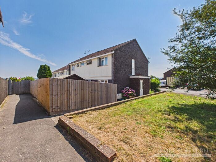 2 Bedroom Apartment For Sale In Mountsfield, Frome, BA11