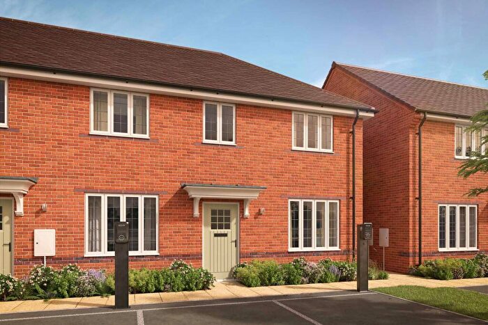 3 Bedroom End Of Terrace House For Sale In Bedford Road, Lower Stondon, SG16