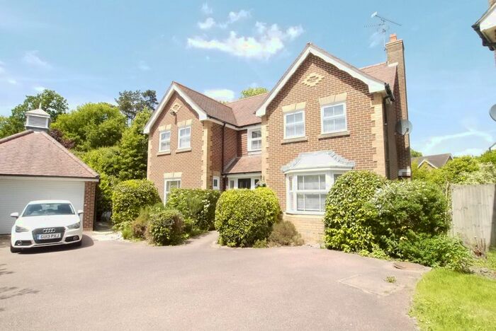 4 Bedroom Detached House To Rent In Durfold Road, Horsham RH12