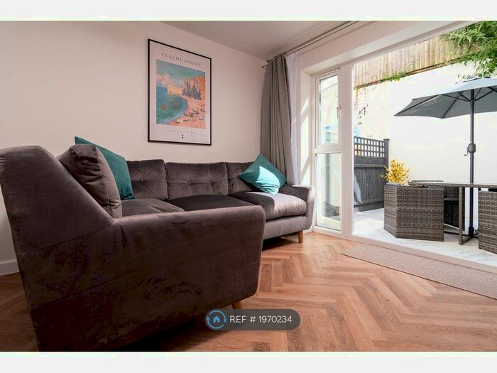 4 Bedroom Terraced House To Rent In Bournemouth, Bournemouth, BH2