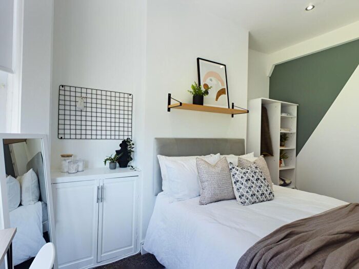 5 Bedroom Flat To Rent In Hall Lane, Liverpool, L7