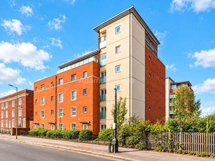 1 Bedroom Flat To Rent In Malcolm Place, Reading, RG1