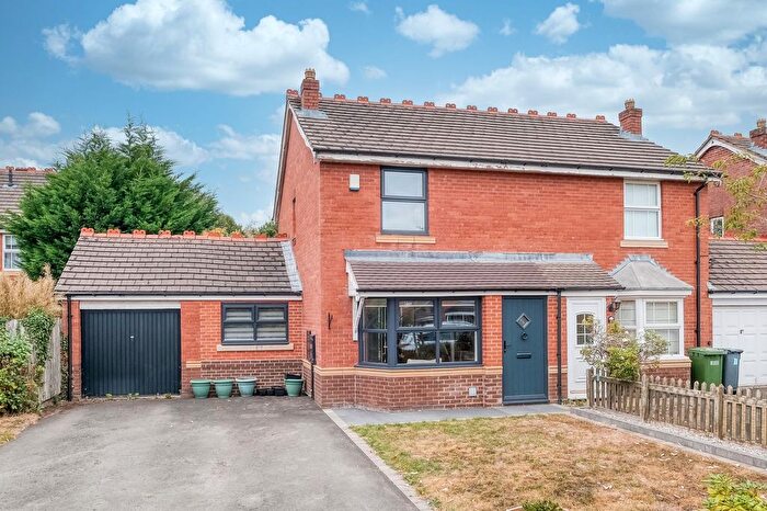 2 Bedroom Semi-detached House For Sale In Chivington Close, Shirley, B90