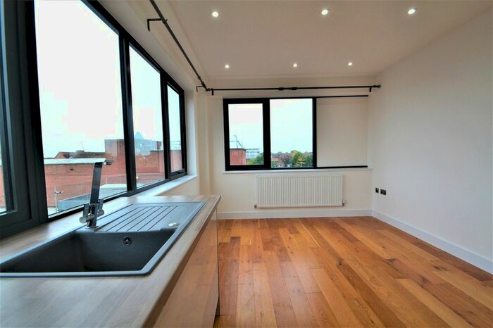 1 Bedroom Flat To Rent In High Street, Ruislip, HA4