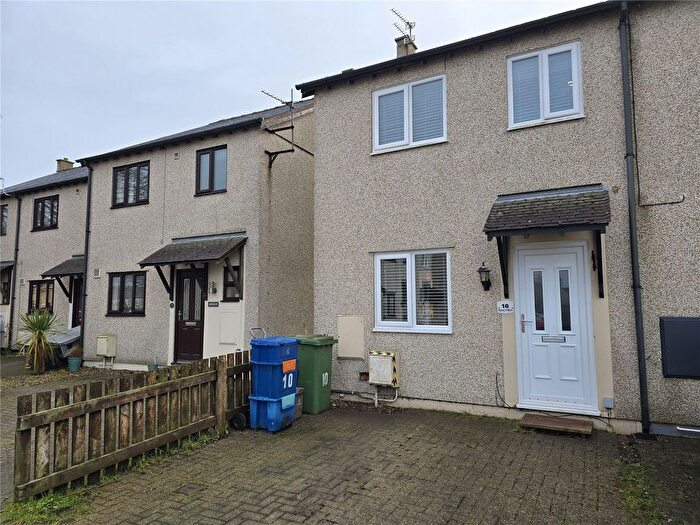 2 Bedroom End Terrace House For Sale In Corlan Y Rhos, Llanrug, Caernarfon, Gwynedd, LL55