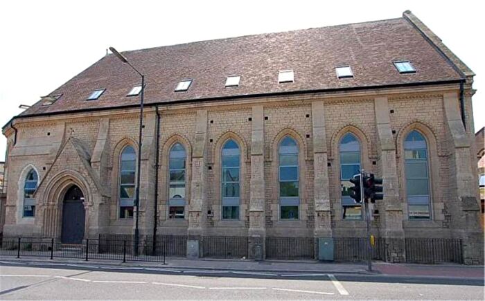 1 Bedroom Flat To Rent In Lower Bristol Road, Bath, Somerset, BA2