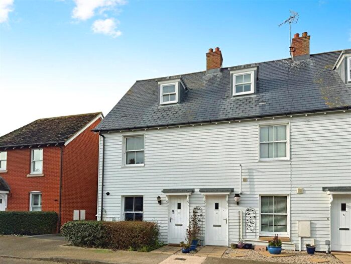 3 Bedroom End Of Terrace House To Rent In All Saints Close Iwade Kent, ME9