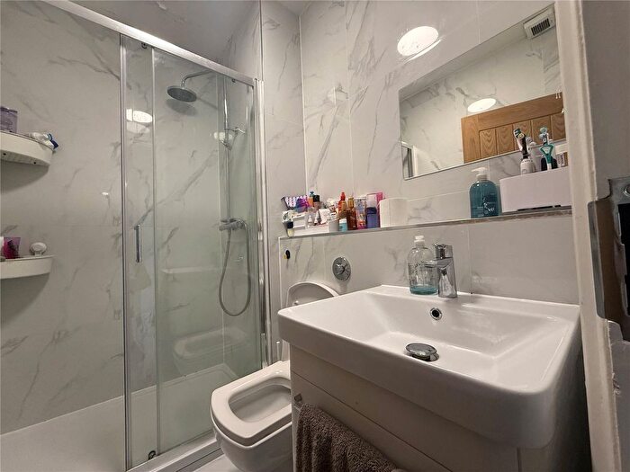 4 Bedroom Terraced House To Rent In Hutton Grove, London, N12