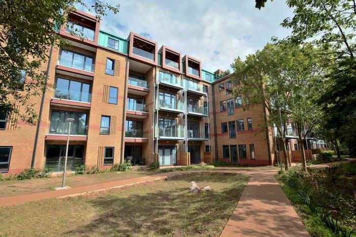 Flat To Rent In Weston Court, Union Park, UB8