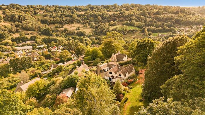 4 Bedroom Semi-Detached House For Sale In Quarhouse, Brimscombe, GL5