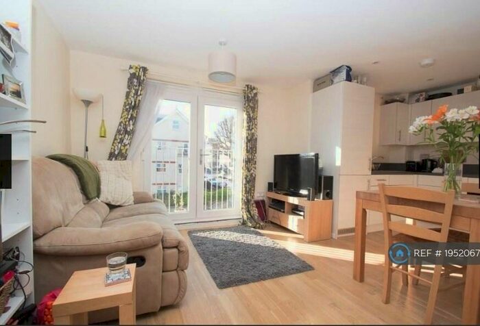 1 Bedroom Flat To Rent In St Leonards Road, Eastbourne, BN21
