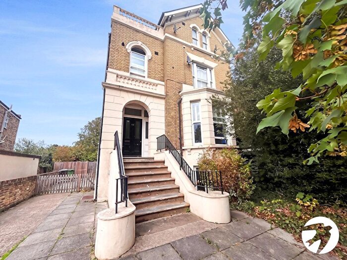 2 Bedroom Flat To Rent In Morley Road, London, SE13