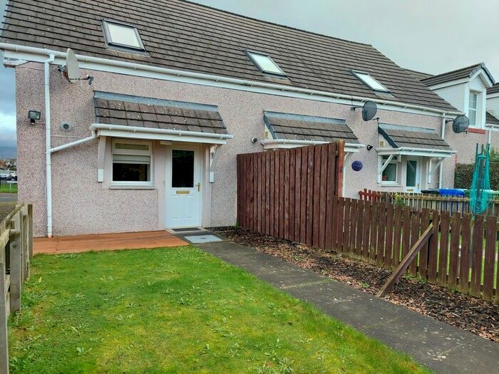 2 Bedroom End Of Terrace House To Rent In Sharps Court, Cowie, Stirling, FK7