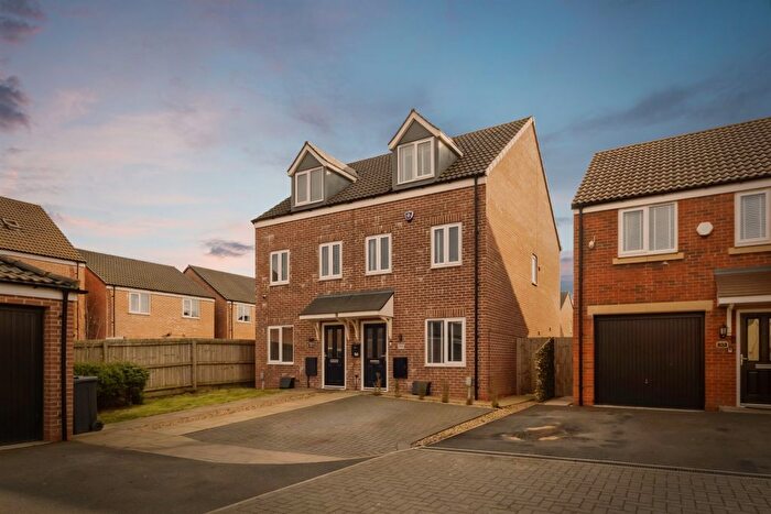 3 Bedroom Semi-Detached House For Sale In Kingfisher Road, Burton Joyce, Nottingham, NG14