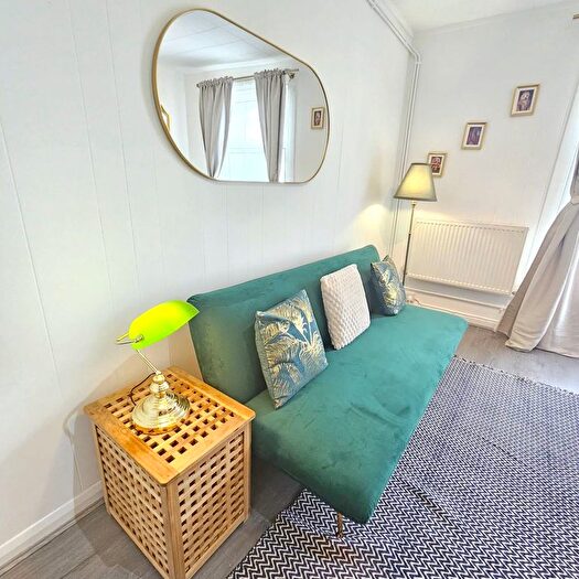 1 Bedroom Flat To Rent In Camden Road, London, NW1