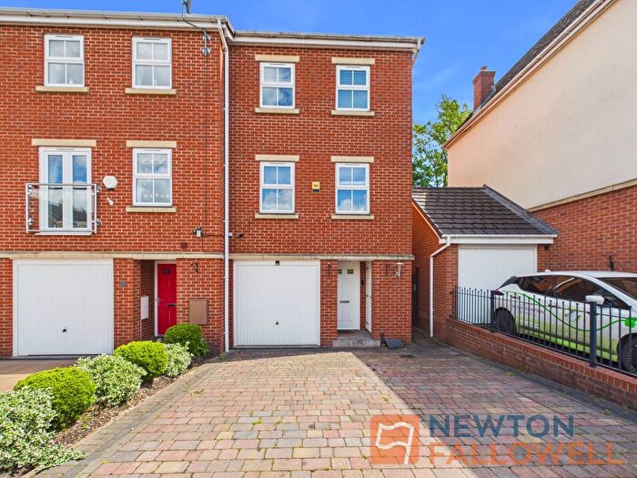 3 Bedroom End Terrace House For Sale In Catches Drive, Bloxwich, WS3