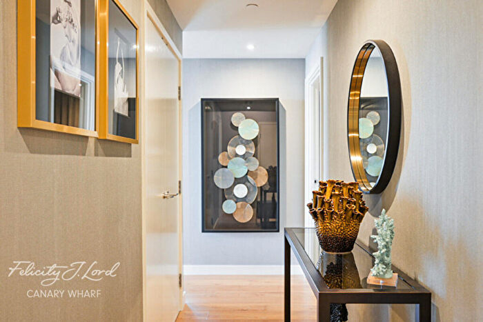 3 Bedroom Apartment To Rent In Marsh Wall, London, E14