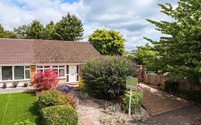 3 Bedroom Semi-Detached Bungalow For Sale In Lower Luton Road, Wheathampstead, St. Albans, AL4