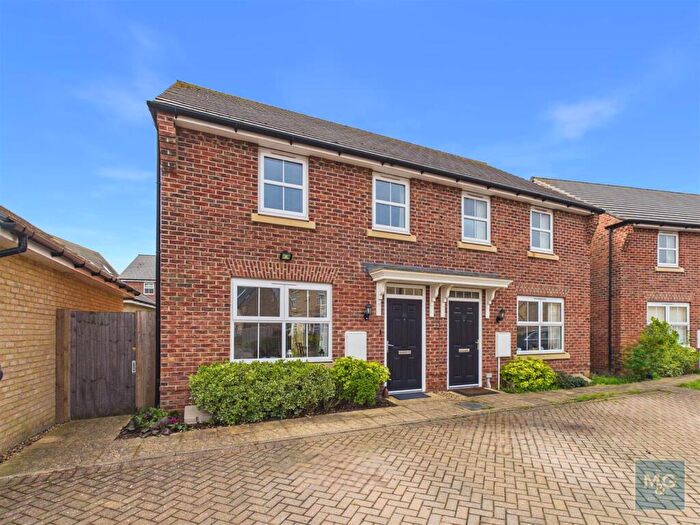 3 Bedroom Semi Detached House For Sale In Great Hall Drive, Bury St. Edmunds, IP32
