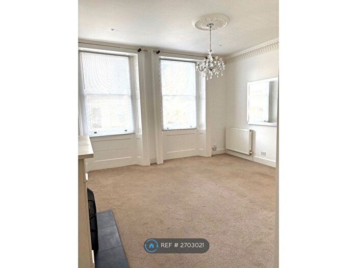2 Bedroom Flat To Rent In Chesham Road, Brighton, BN2