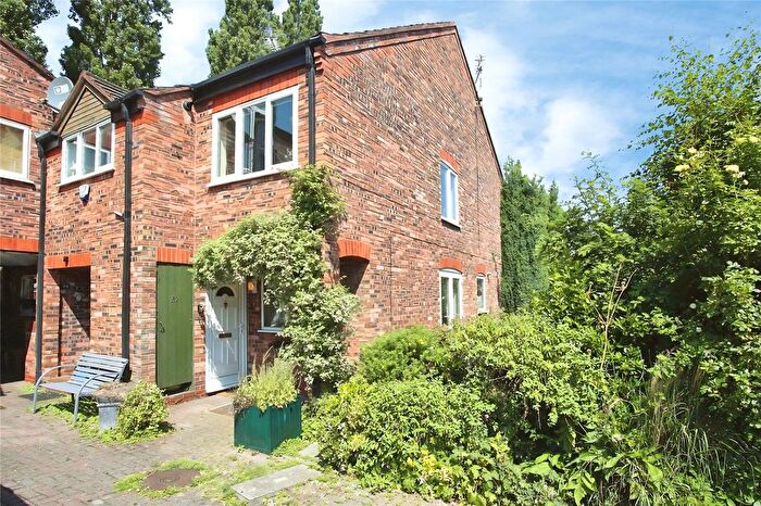 2 Bedroom Flat For Sale In Crossgate Mews, Heaton Mersey, Stockport, SK4