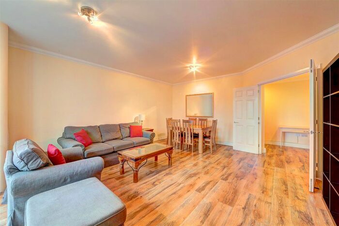 2 Bedroom Flat To Rent In Worple Road, London, SW19