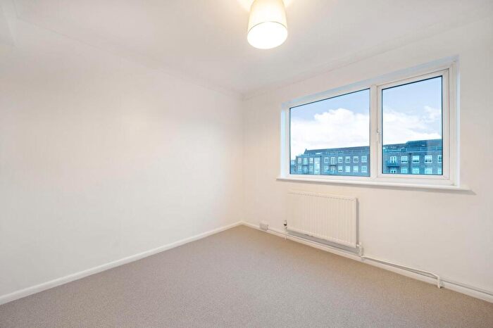 2 Bedroom Apartment To Rent In Lavender Avenue, Packham Court Lavender Avenue, KT4