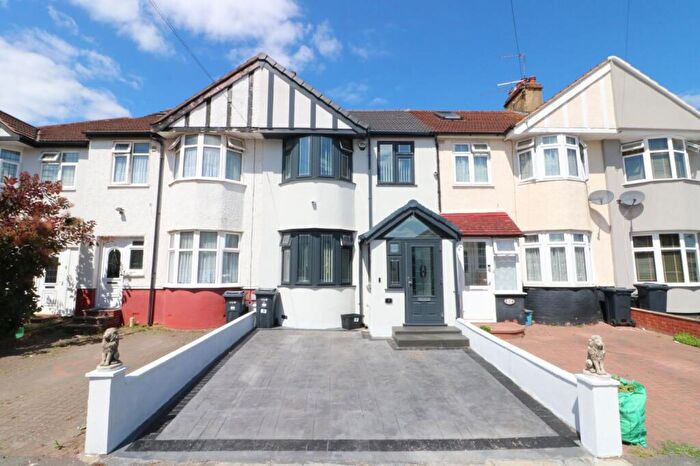 4 Bedroom Terraced House For Sale In Belvedere Avenue, Ilford, IG5