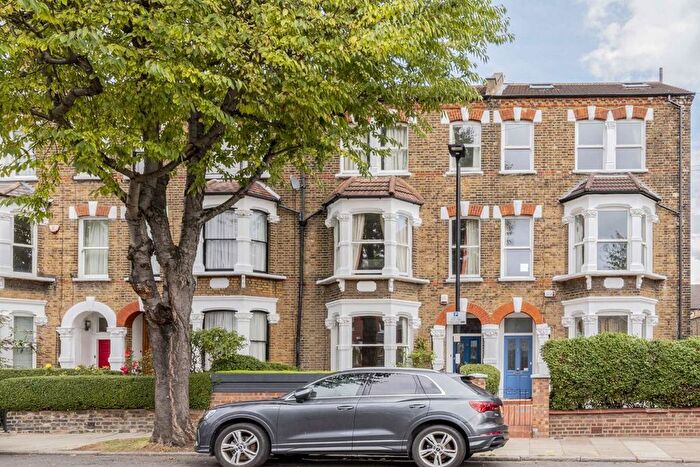 6 Bedroom Terraced House To Rent In Beversbrook Road, Upper Holloway, N19