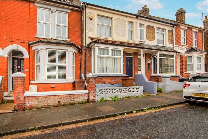 3 Bedroom Terraced House To Rent In Lansdowne Road, Chatham, Kent, ME4