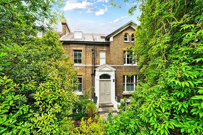 3 Bedroom Maisonette To Rent In Granville Park, London, SE13