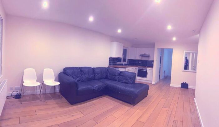 1 Bedroom Maisonette To Rent In Pippins Close, West Drayton UB7