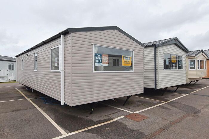 Mobile/park Home For Sale In New Beach Holiday Park, Hythe Road, Dymchurch, TN29