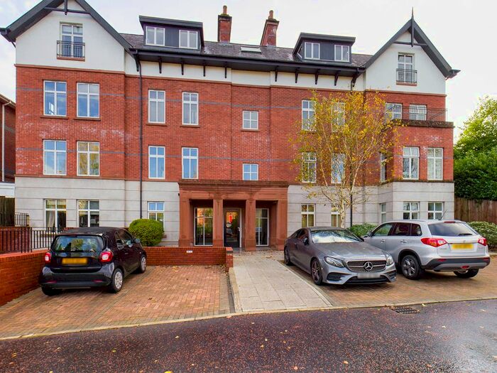 2 Bedroom Flat For Sale In Deramore Park South, Belfast, BT9