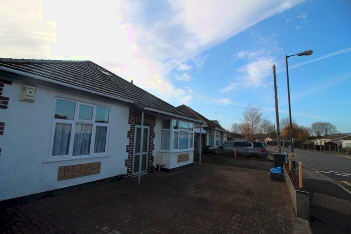 2 Bedroom Bungalow To Rent In Risdale Road, Bristol, BS3