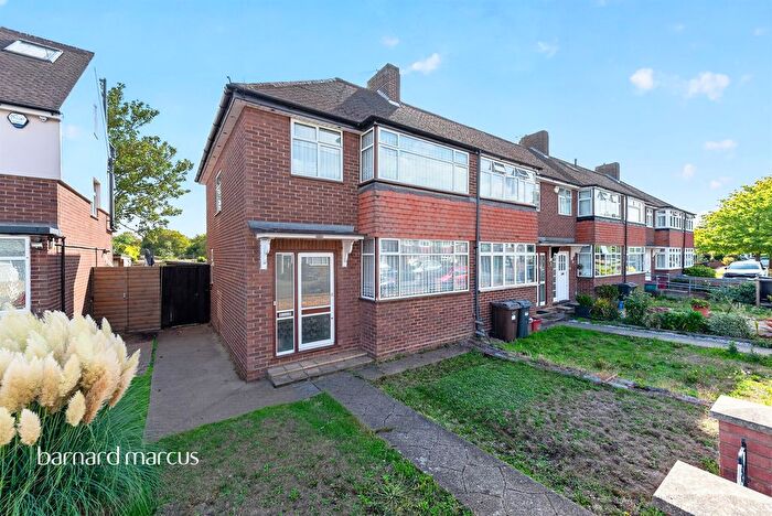 3 Bedroom End Terrace House For Sale In Harvest Road, Feltham, TW13