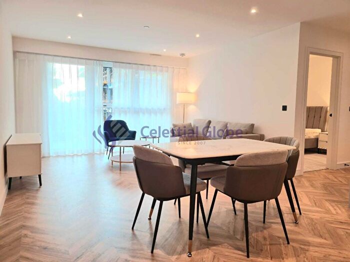 2 Bedroom Flat To Rent In Brook Street, Kingston Upon Thames, Surrey, KT1